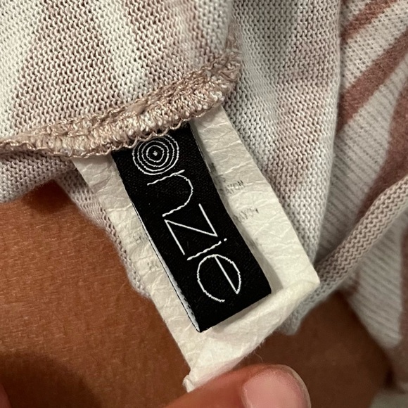 Onzie Weekend Cropped Hoddie Camel Zebra Print - Picture 9 of 10